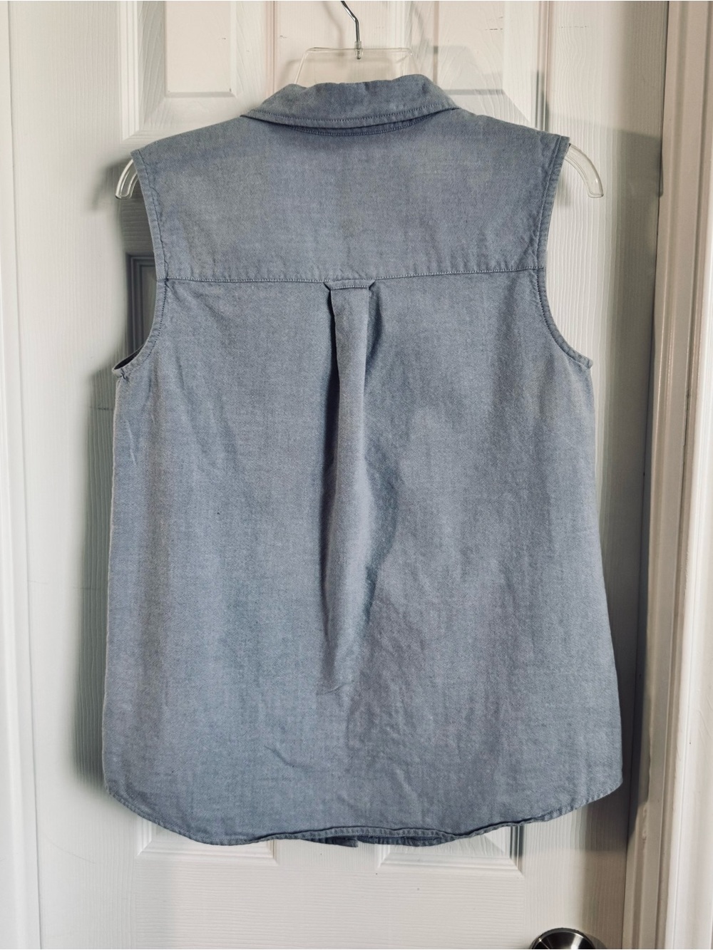 Karen Scott Light Blue Sleeveless Button-Down Shirt - Picture 6 of 6
